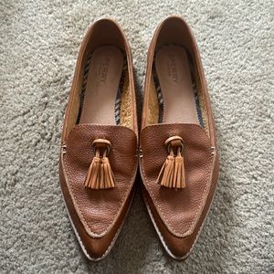 Sperry Saybrook Slip on Tumbled Tan Leather Pointed Toe Loafer